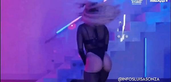  Luísa Sonza De Lingerie Rebolando com a Bunda de Fora em Live